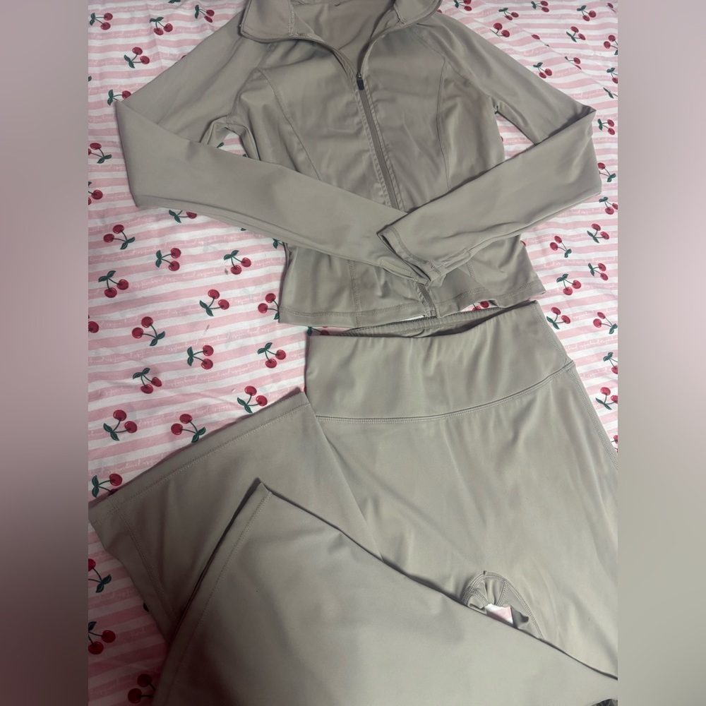 Stylish Gray Activewear Set